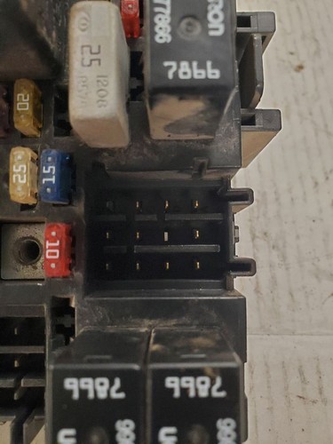 SILVRDO15 2000-2002 Fuse Box Cabin 414185 - Picture 6 of 12