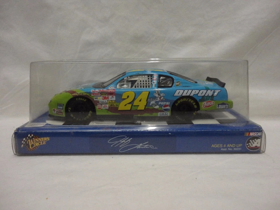 Chevrolet G2 Winner's Circle Dupont Bugs Bunny Jeff Gordon #24 1:24 Foto 2 de 4