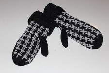 Womens Black  White Houndstooth Knit Mittens Sherpa Lined