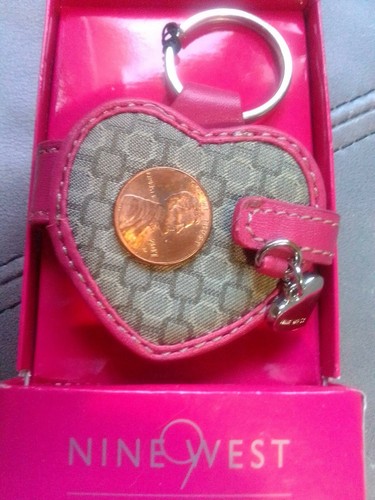 Nine West Heart Pink Brown Frame Photo Key Fob Keychain - Picture 6 of 8