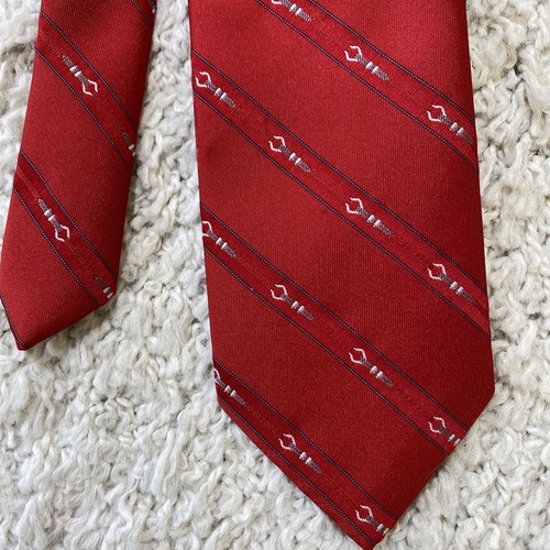 Austin Manor Men's Polyester Neck Tie Red Diagonal Stripe 3' X 56" - Picture 2 of 5