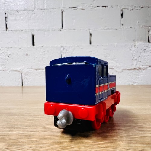 Hongmei Hong Mei Thomas & Friends Adventures Diecast Push Along Metal Trains - Picture 7 of 12