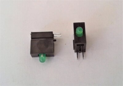 Einzel LED-Anzeige - grün - 20 mcd - 2,2 V - 20 mA - THT - NEU