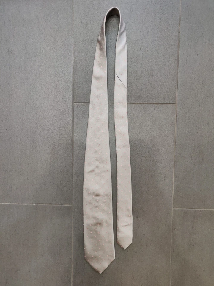 Corbata Les Copains Plata Gris Rosa Mini Lunares 100% Seda 3.75" Italia Usada en Excelente Condición 👔 Foto 3 de 4