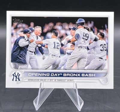 2022 Topps Baseball Update  -  Complete your set Pick a Player