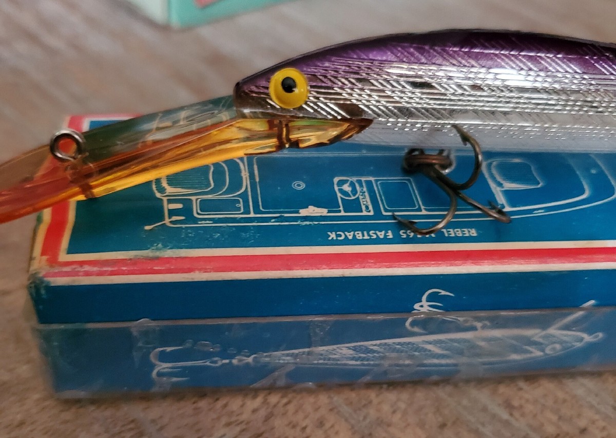 Leurre De Pêche Vintage Rebel Amazing Minnow DR 2205, Violet, 4-1/2" - 3/8 Oz