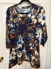 LOGO by Lori Goldstein V-Neck Top w/Asymmetric Hem SMALL Brown Blue Floral EUC!