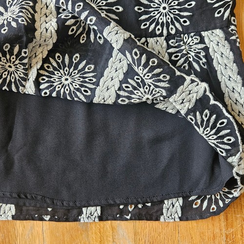 Skies Are Blue Black White Embroidered Crochet Trim Top Womens M Boho Festival - Picture 7 of 12