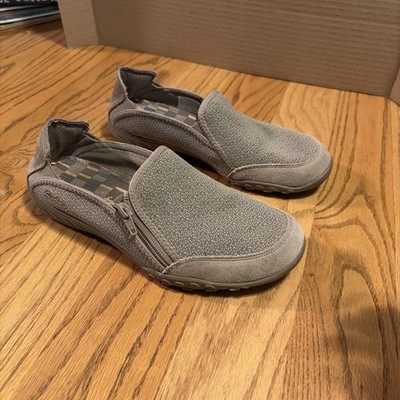 Skechers Breath Easy Quite-Tude Taupe Slip-On Shoes Size 8.5