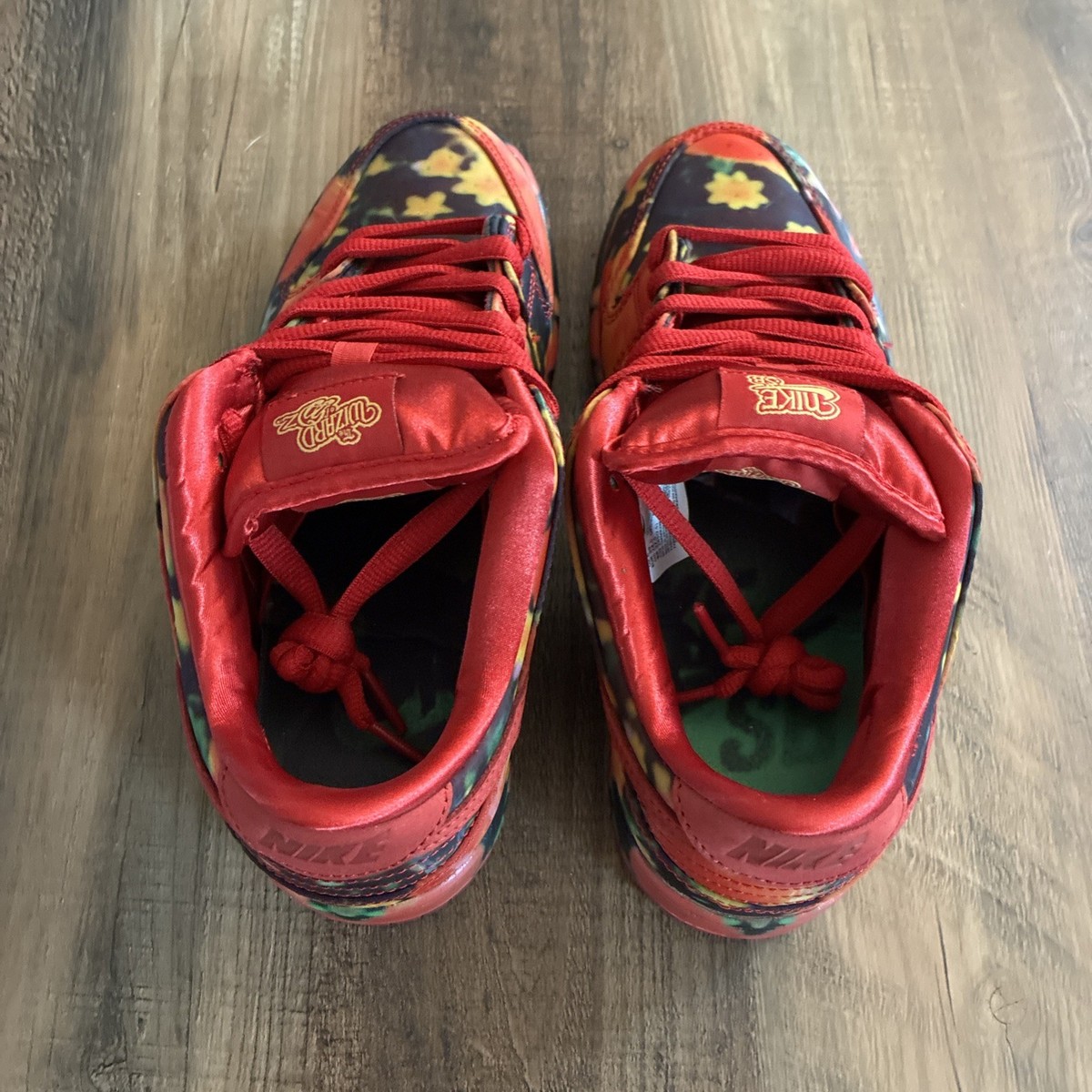 Nike SB Dunk Low X The Wizard Of Oz Ruby Men Size 6.5 / Women 8 