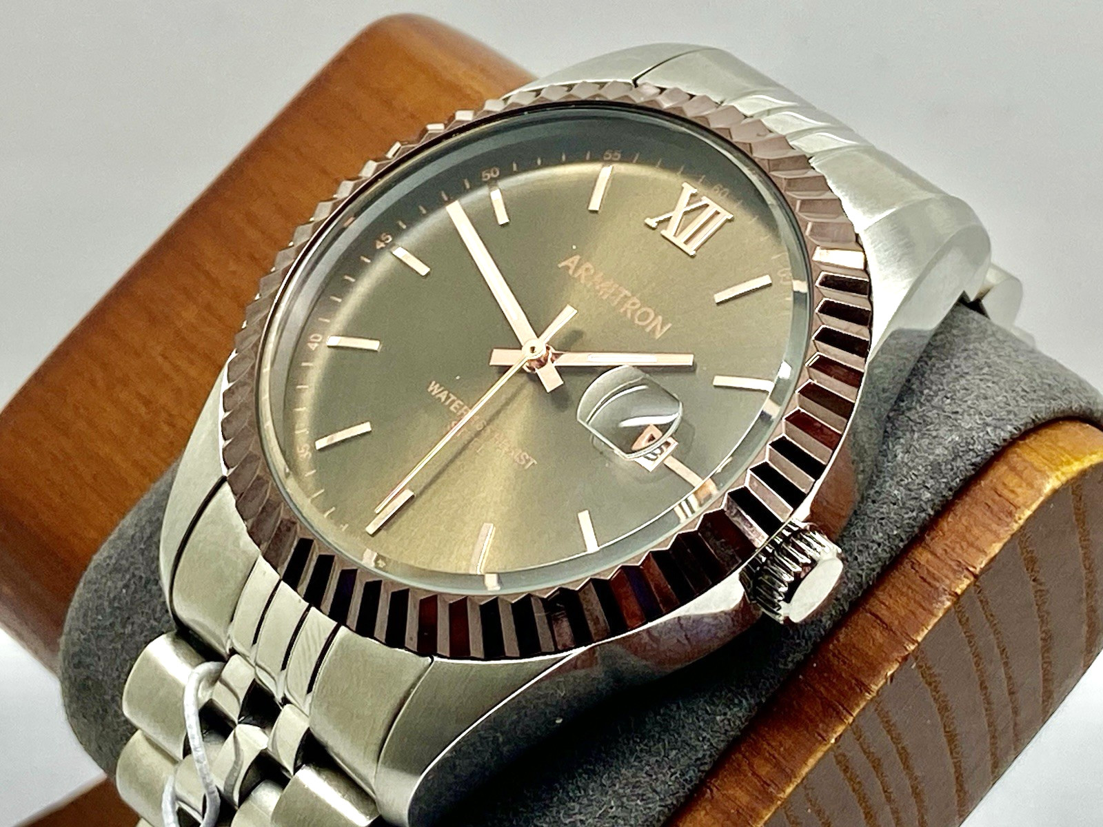 Armitron Men's Watch 20-5521SV Quartz WR50m Date Brown Tone 40mm NEW BATTERY