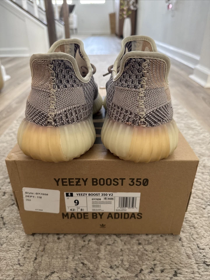 Ash Pearl Yeezy 350 GY7658 Foto 3 de 4