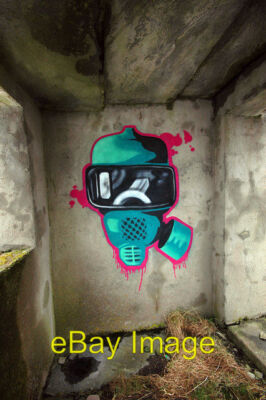 Foto 6x4 Graffiti auf Moine House Moine Ho (Ruine) Graffiti auf einem der c2008