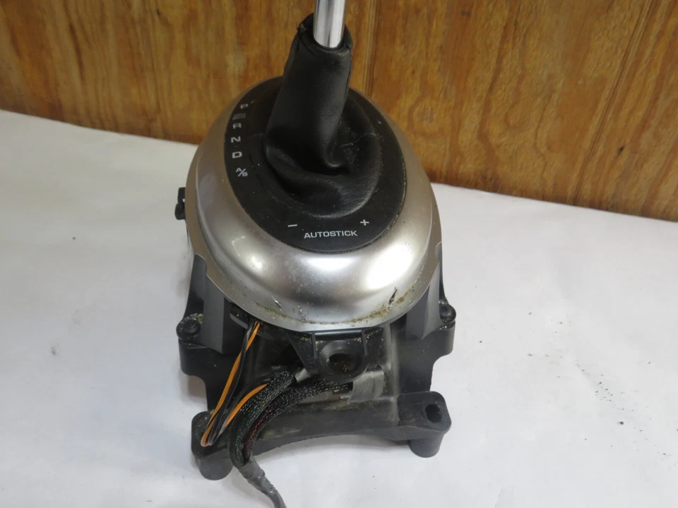 05 CHRYSLER PT CRUISER AUTOMATIC FLOOR SHIFTER - Image 4 of 4