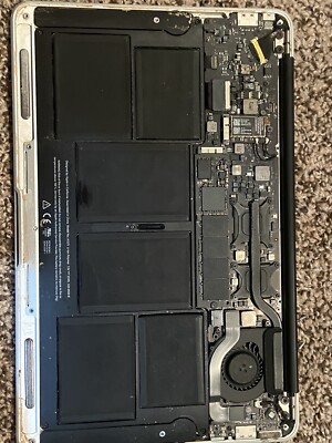 Apple MacBook Air 11 Late 2010 1.4 Core 2, 2GB, 64Gb SSD Apple MacBook Air 11 Late 2010 1.4 Core 2, 2GB, 64Gb SSD