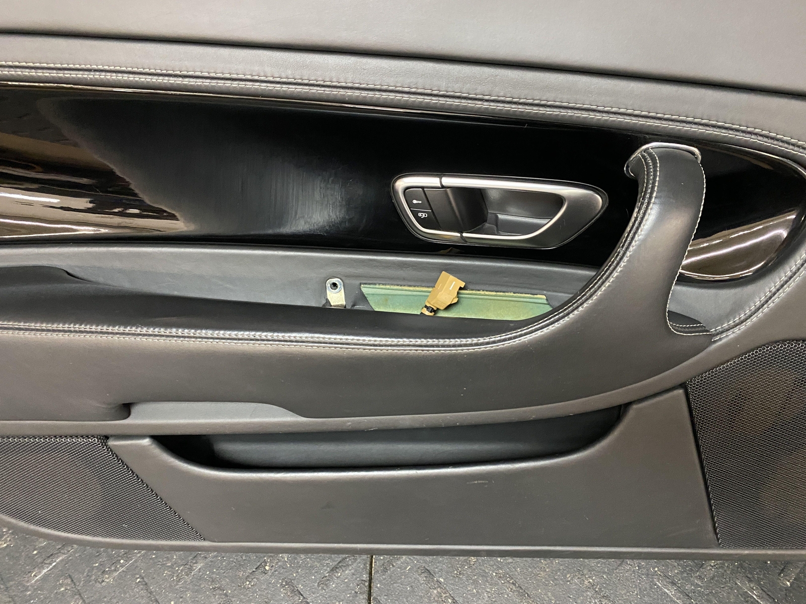 07-11 BENTLEY CONTINENTAL GT COUPE FRONT DRIVER LEFT INTERIOR DOOR TRIM PANEL