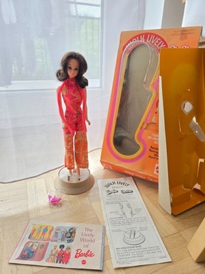 Barbie Vintage Walk Lively Steffie mit Verpackung, Ständer & Zubehör
