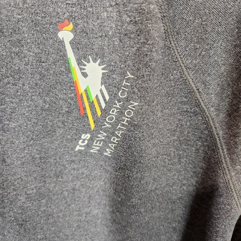 ASICS Tcs New York City Marathon Mens Gray Short Sleeve Shirt - Size Small thumbnail 8