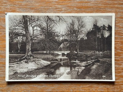 Erste Brücke über die Themse Gloucestershire RPPC W Dennis Moss Postkarte unbenutzt