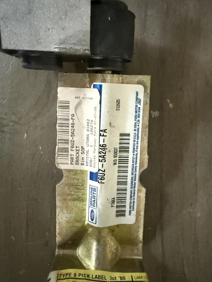 Оригинальный кронштейн глушителя выхлопной системы для универсала Ford 97-98 E-150 Econoline F6UZ5A246FA - Изображение 2 из 3