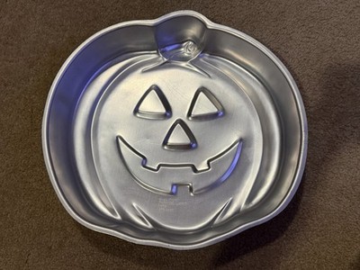 Vintage Wilton 1981 Pumpkin Halloween/Fall Cake Pan Jack O'Lantern 2105-3068