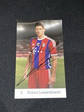 2014-15 Robert Lewandowski Hand Signed Rookie FC Bayern Munich Autograph Card. rookie card picture