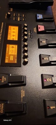 Boss GT 100 Gitarren Multieffektgerät Prozessor AMP Modelling