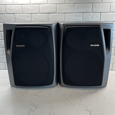 Aiwa SX-NA34 Pair of 3 Way Speakers. Very good conditi and sound Great!