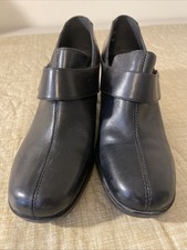 CLARKS Ladies loafers 19232 Womens 8 Black Leather, Adjustable strap