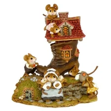 Wee Forest Folk M-189 Little Mice Who Lived in a Shoe (Retired)