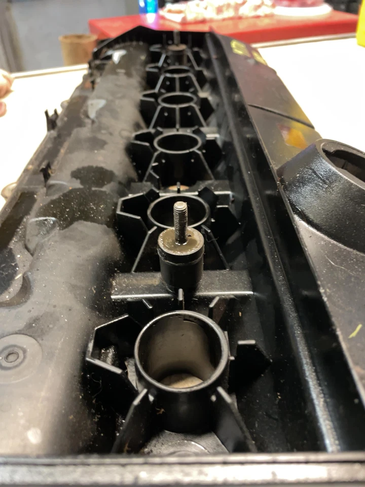 BMW 525 530i 2002-2005 2004-2006 BMW X3 2,5 L 3,0 L cubierta de válvula de motor OEM Foto 4 de 4