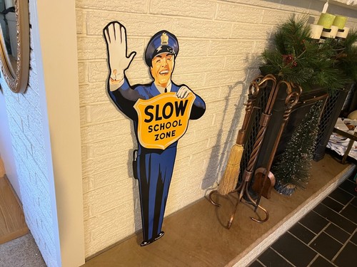 Figura de policía policía policía de tráfico zona escolar lenta señal recortada con láser. 19"x 36 - Imagen 4 de 5
