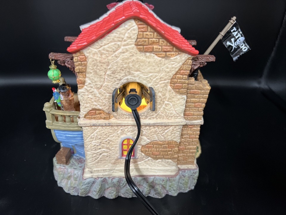 New/Lemax BLACKBEARD'S TATTOOs & PIER Lighted Spooky Town 75551