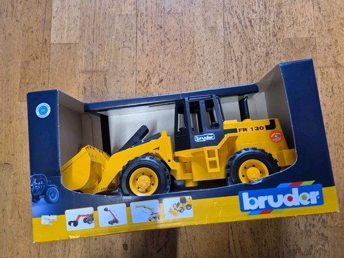 Bruder 02425 Bruder Articulated Road Loader 1:16 scale loaders toy construction - Picture 3 of 10