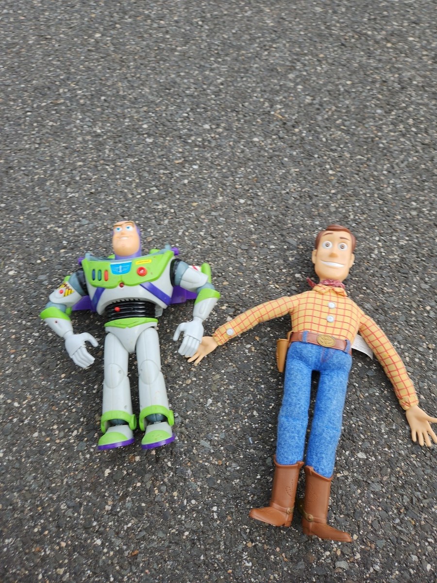 Thinkway Toys Disney Pixar Toy Story 2 Buzz And Woody Action
