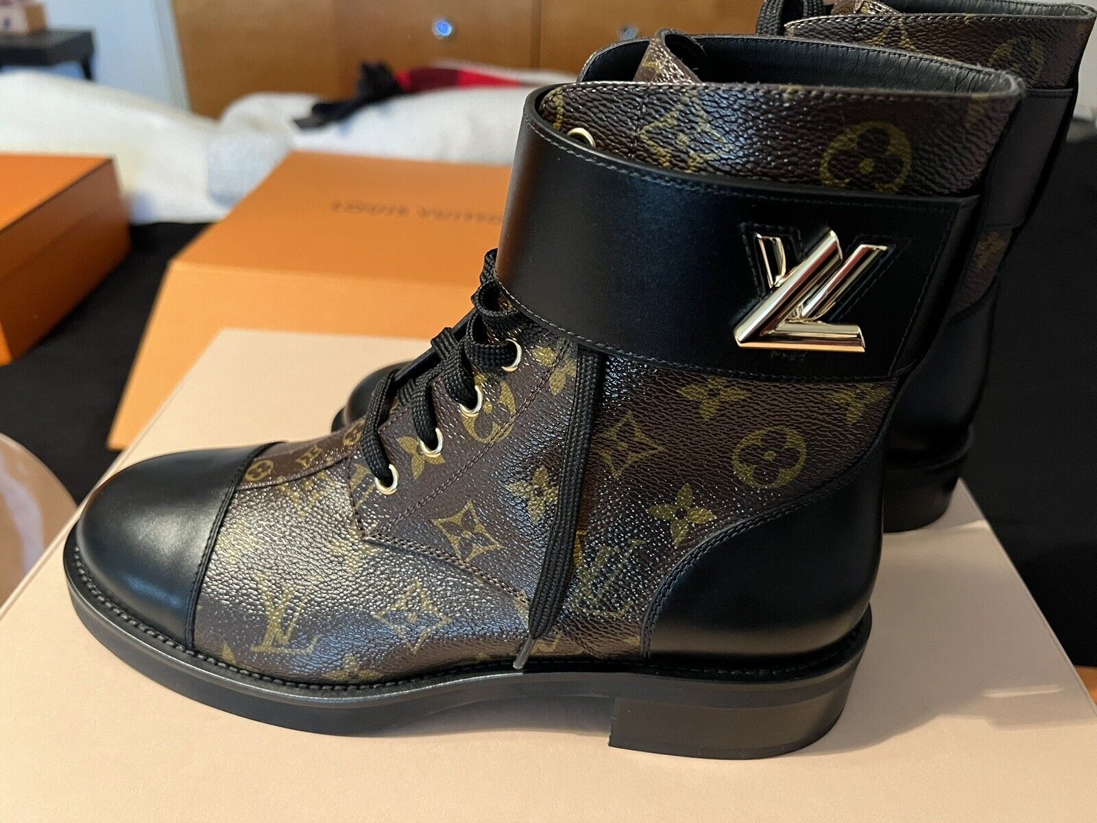 New* Louis Vuitton Wonderland Flat Ranger Boot