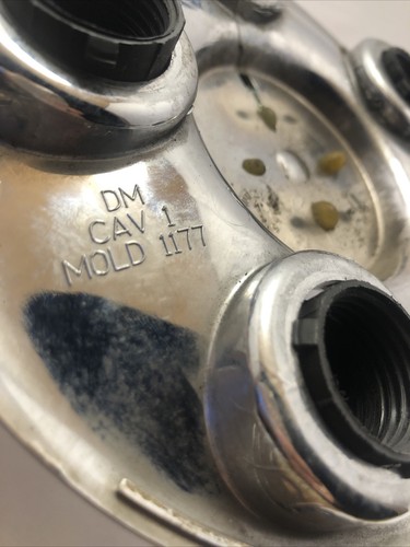 97-03  GRAND PRIX OEM WHEEL CENTER CAP GM 9593499 With Lug Nut Cover - Picture 6 of 6