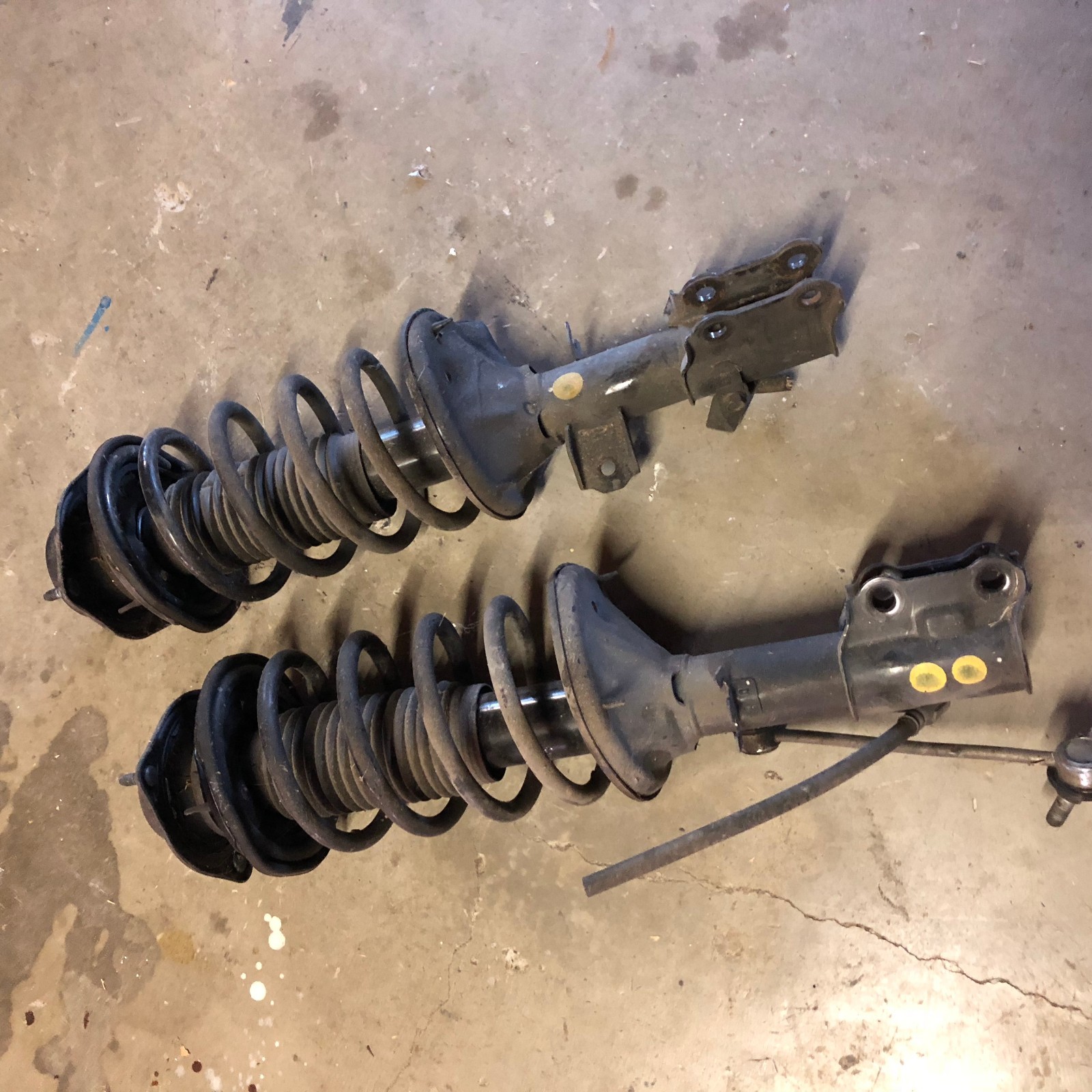 HYUNDAI GETZ TB FRONT SHOCKS/STRUTS 20052011 eBay