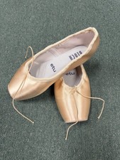 NEW Bloch ETU Satin Ballet Pointe Shoes Size 5.5 XX MF