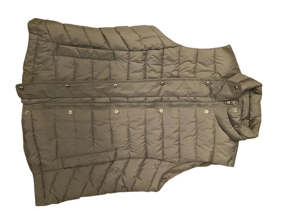 GAP Women’s Khaki Padded Gilet – Size M (New with Tag) - Image 4 of 4
