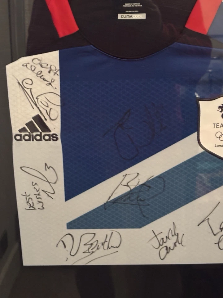 British Olympic Men’s Football Team 2012 Signed Shirt By Members Of The Team - Image 4 of 4