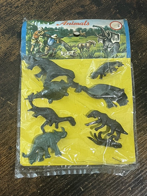 Vintage 1960's Plastic Dinosaur 8 Figures Prehistoric NEVER USED