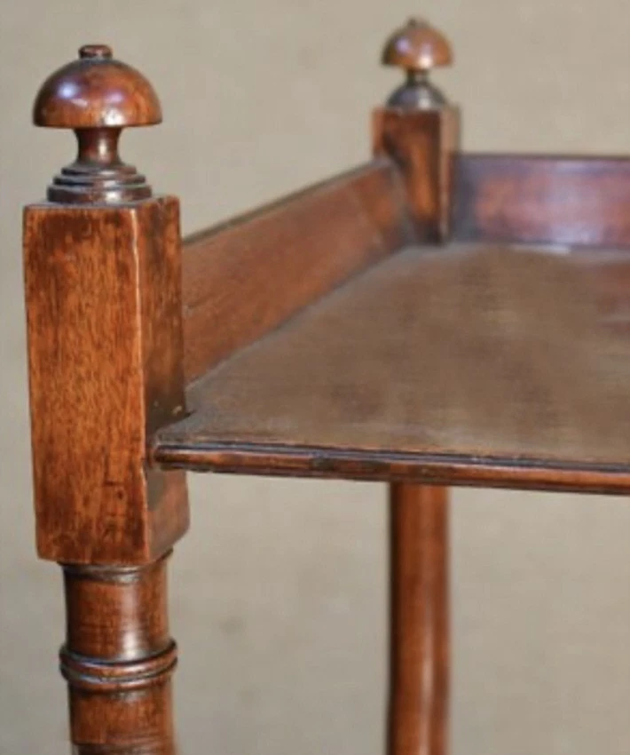 Auténtico etagere de caoba del período de la Regencia en patas giratorias. Inglés, circa 1820 Foto 4 de 4