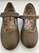 CAPEZIO Tan Tap Shoes Non Skid Pad on Ball Strap Closure Child Size 11.5 M EUC