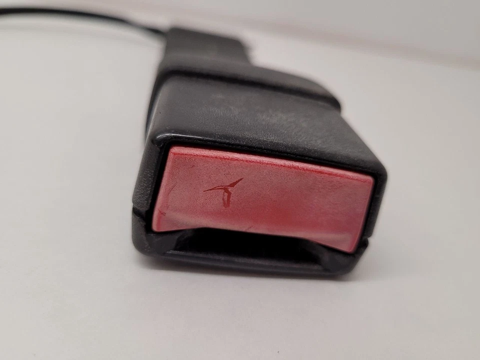  2005 2006 2007 2008 LINCOLN & TOWN CAR Seat Belt Front Bench Seat belt - Image 2 of 4