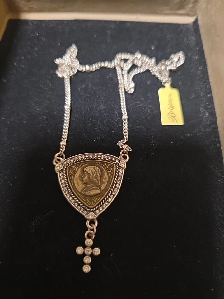 Pingente Brighton tom prata com emblema de cobre cristais Swarovski... - Imagem 2 de 4