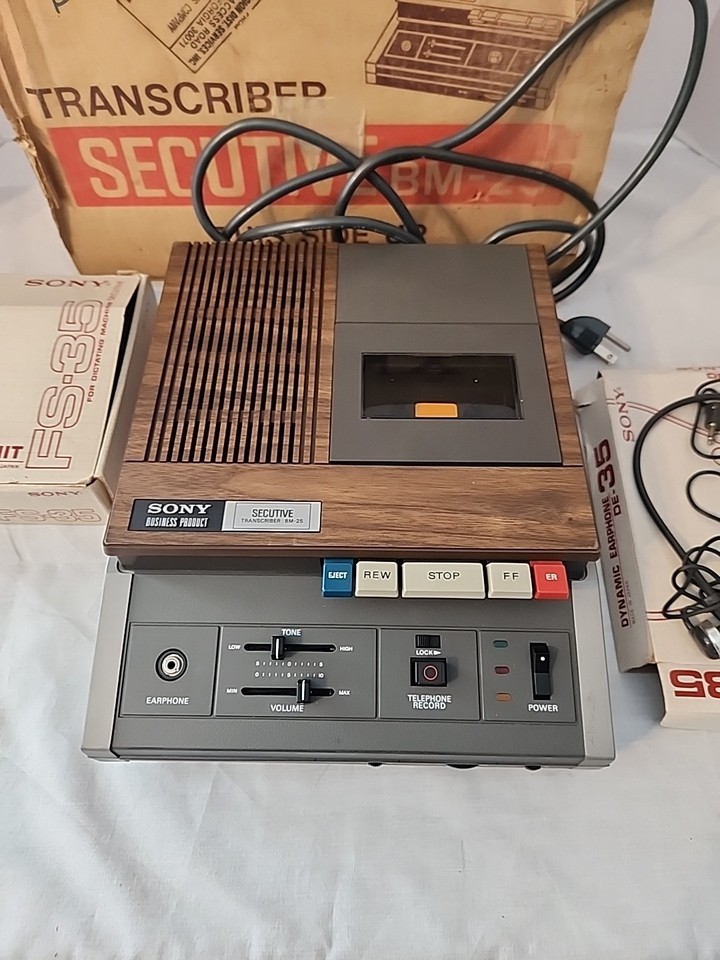 Vintage Sony CFS-201 Boombox AM/FM Stereo Radio Cassette Not Working Vintage Sony CFS-201 Boombox AM/FM Stereo Radio Cassette Not Working