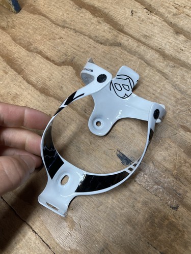 White Bontrager RXL carbon fiber water bottle cage race x lite xxx glossy