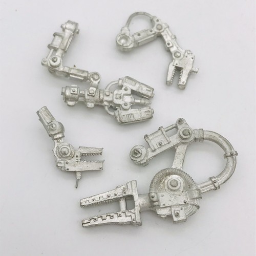Warhammer 40k • Space Marine Techmarine with Servitors • Metal - Picture 7 of 12