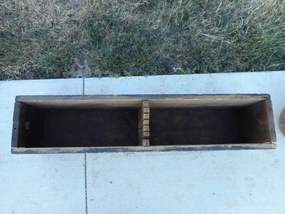 Centerpiece Primitive Farmhouse Carpenter's Tool Box Wood Vintage Antique Black - Image 2 of 4